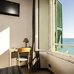 Hotel Baia 3*