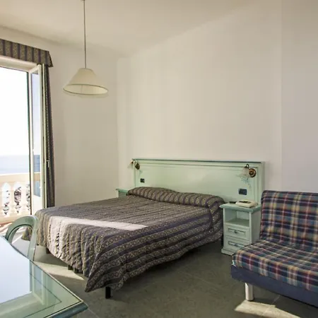 Hotel Baia 3*