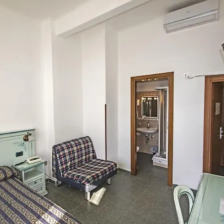 Ξενοδοχείο Baia 3*