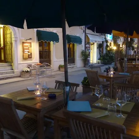 Baia Hotel 3*