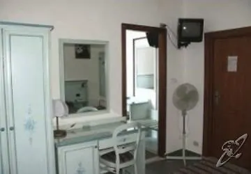 Baia Hotel 3*