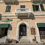 Hotel Baia 3*