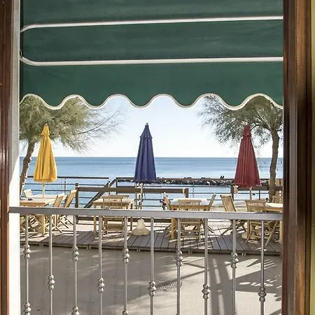 바이아 호텔 몬테로소 알 마레