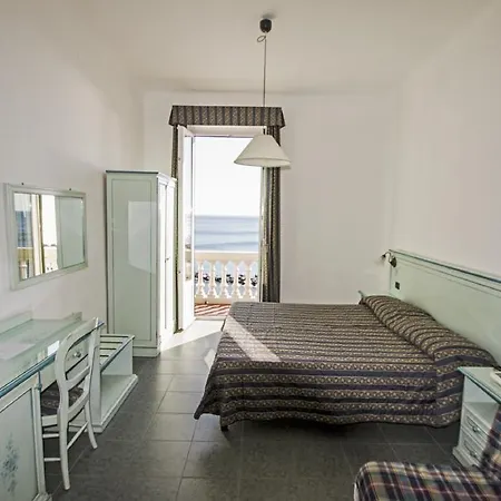 호텔 바이아 몬테로소 알 마레