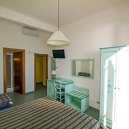 Ξενοδοχείο Baia 3*